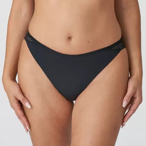 Montara String, Black