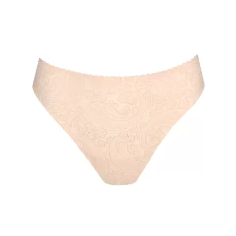 Gythia String, Geisha