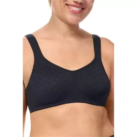 Tiana Bh, Black