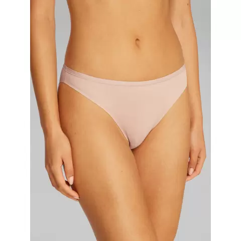 Calvin Klein Tai, Cedar