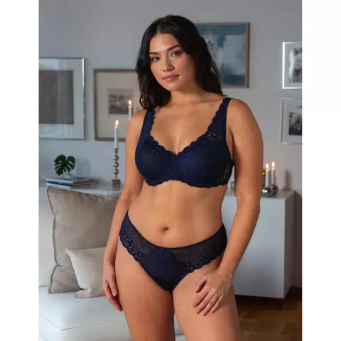 Irene Brazilian, Navy