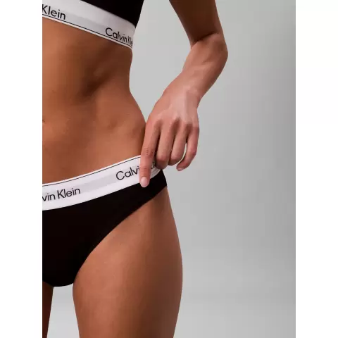 Calvin Klein Tai, Black