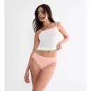 Triumph - Pretty Micro Tai, Strawberry Cream Triumph - Pretty Micro Tai, Strawberry Cream