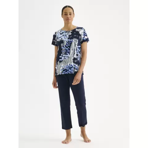 Kirjokerttu Pyjamas, Blå