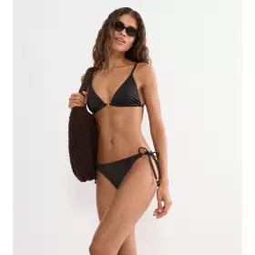 Bikini Tai, Black