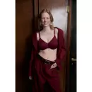 Chantelle - Magnifique Minimizer, Red Raspberry Chantelle - Magnifique Minimizer, Red Raspberry